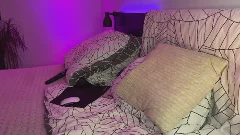 dalmatian_girl online show from April 10, 7:29 pm