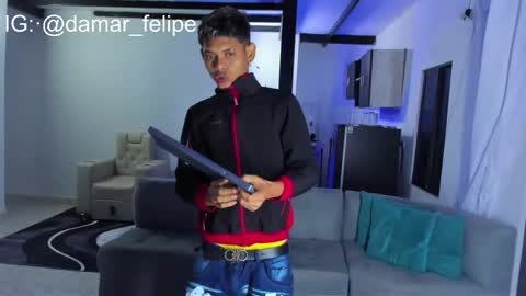 damar_felipe online show from February 10, 11:15 am