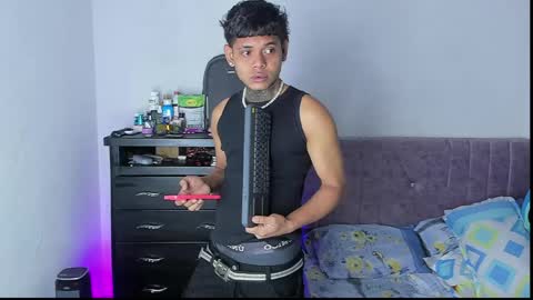 Snapshot of damar_felipe chatting on June 3, 11:54 pm damar_felipe online show from June 3, 11:54 pm