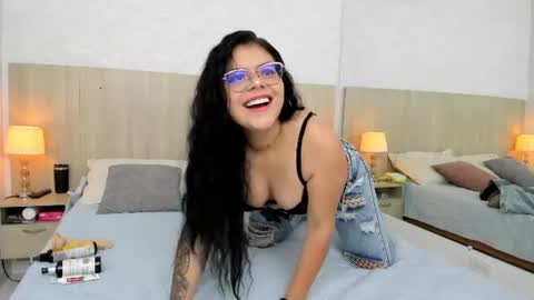 Snapshot of damaris_ponce chatting on June 21, 3:31 am Damaris Ponce online show from June 21, 3:31 am