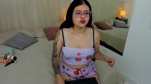 Snapshot of damaris_ponce chatting on June 30, 3:51 am Damaris Ponce online show from June 30, 3:51 am