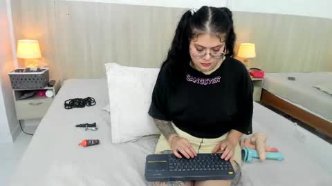 Snapshot of damaris_ponce chatting on July 7, 7:23 am Damaris Ponce online show from July 7, 7:23 am