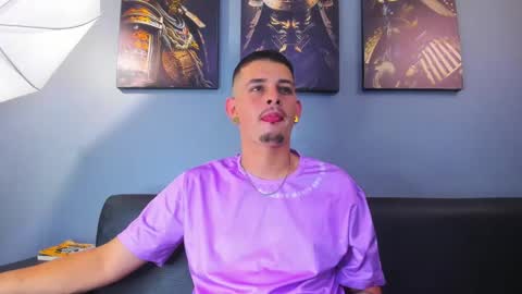 Snapshot of damian__oliver chatting on February 19, 4:41 am Damian Oliver online show from February 19, 4:41 am