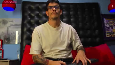 Snapshot of damian_bulls chatting on February 23, 1:08 pm ---Damian--- online show from February 23, 1:08 pm