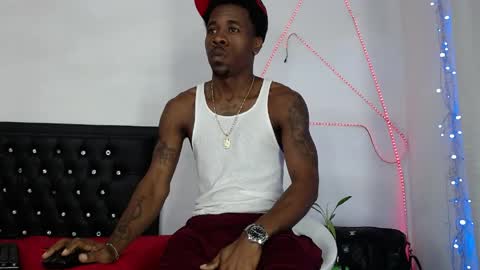Snapshot of damian_hart_24cm chatting on June 7, 11:03 am damian_hart_24cm online show from June 7, 11:03 am