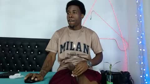 Snapshot of damian_hart_24cm chatting on June 18, 9:58 am damian_hart_24cm online show from June 18, 9:58 am