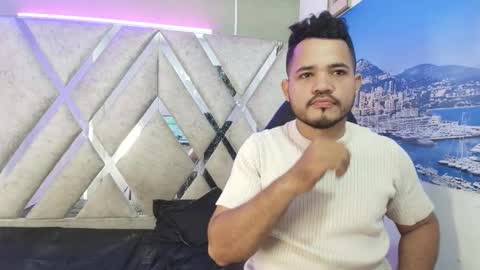 Snapshot of damian_lux69 chatting on May 17, 12:12 pm DAMIAN LUX online show from May 17, 12:12 pm
