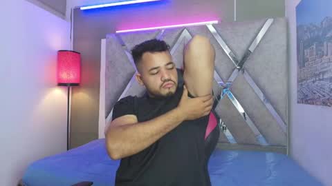 Snapshot of damian_lux69 chatting on May 22, 12:33 pm DAMIAN LUX online show from May 22, 12:33 pm