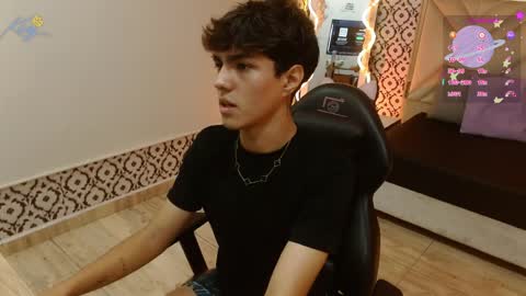 Snapshot of damian_tay chatting on April 9, 3:06 pm damian_tay online show from April 9, 3:06 pm