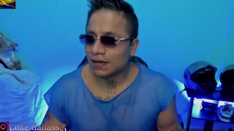 Snapshot of damian_torner chatting on March 30, 8:21 pm Damian torner online show from March 30, 8:21 pm