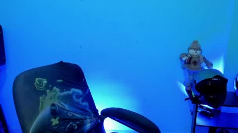 Snapshot of damian_torner chatting on April 10, 9:36 am Damian torner online show from April 10, 9:36 am