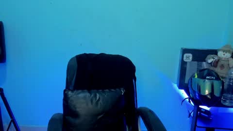 Snapshot of damian_torner chatting on April 14, 10:54 am Damian torner online show from April 14, 10:54 am