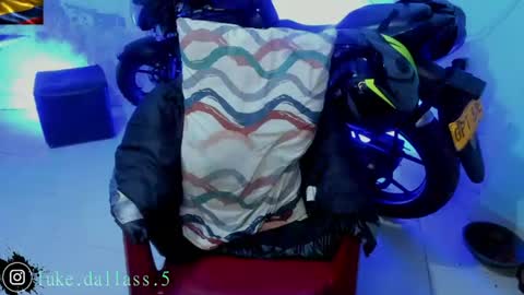 Snapshot of damian_torner chatting on August 3, 10:21 am Damian torner online show from August 3, 10:21 am