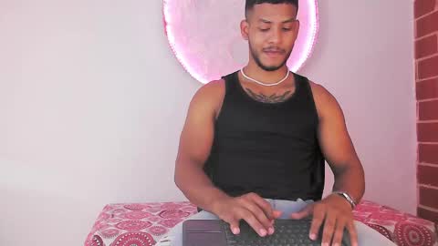 Snapshot of damiann_rees chatting on January 8, 7:34 pm instagram damiannreed. online show from January 8, 7:34 pm