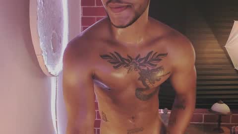 Snapshot of damiann_rees chatting on February 5, 7:53 pm instagram damiannreed. online show from February 5, 7:53 pm