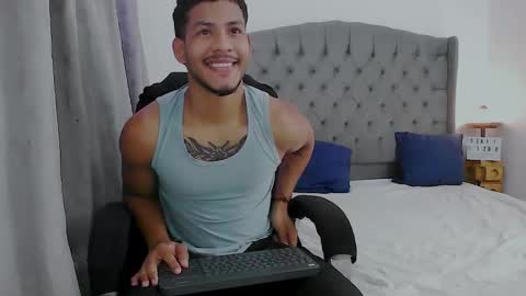 Snapshot of damiann_rees chatting on November 27, 12:13 am instagram damiannreed. online show from November 27, 12:13 am