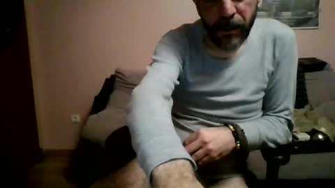Snapshot of damianour chatting on January 5, 1:24 am damianour online show from January 5, 1:24 am