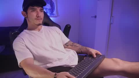 insta damn8   --------  online show from December 7, 12:41 am