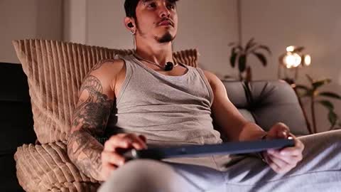 insta damn8   --------  online show from February 10, 11:53 pm