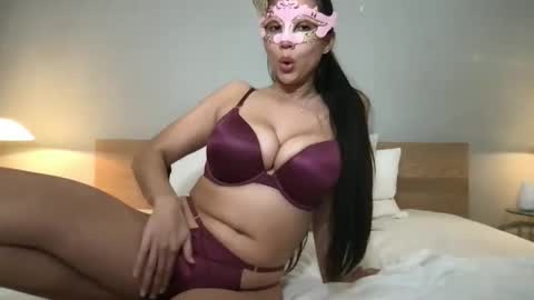 Damira Lux online show from January 19, 4:22 am