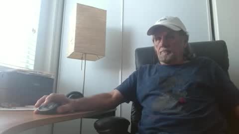 Snapshot of damn_yankee_ca chatting on April 26, 10:51 pm damn_yankee_ca online show from April 26, 10:51 pm