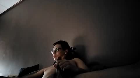Snapshot of damnsexy0102 chatting on June 2, 3:30 am DamnSexy0102 online show from June 2, 3:30 am