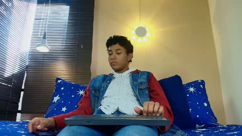 Damon  Salvatore online show from April 2, 1:09 pm