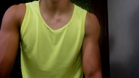 Snapshot of damon_sw chatting on November 26, 4:41 pm damon online show from November 26, 4:41 pm