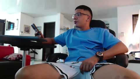 damyan_2003 online show from May 23, 7:18 pm