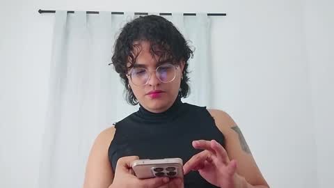 Diane Blosson online show from February 10, 2:04 am