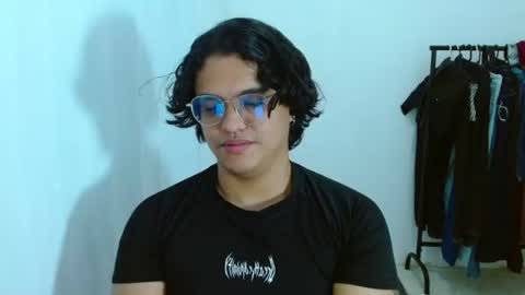 Snapshot of dan_blous chatting on June 24, 12:53 am Diane Blosson online show from June 24, 12:53 am