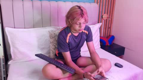 D A N online show from March 23, 7:07 pm