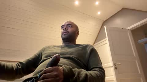 Snapshot of dan_the_man43 chatting on November 25, 6:08 pm dan_the_man43 online show from November 25, 6:08 pm