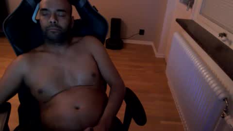 dan_the_man43 online show from May 7, 10:37 pm