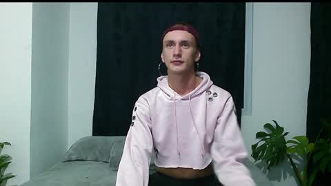 Snapshot of dan_yagami chatting on December 2, 1:14 am Dan and Noah online show from December 2, 1:14 am