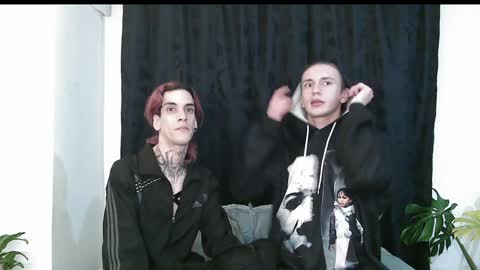 Snapshot of dan_yagami chatting on December 6, 12:56 am Dan and Noah online show from December 6, 12:56 am