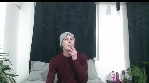 Snapshot of dan_yagami chatting on December 30, 3:36 am Dan and Noah online show from December 30, 3:36 am