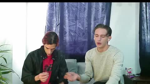 Snapshot of dan_yagami chatting on January 5, 7:28 pm Dan and Noah online show from January 5, 7:28 pm