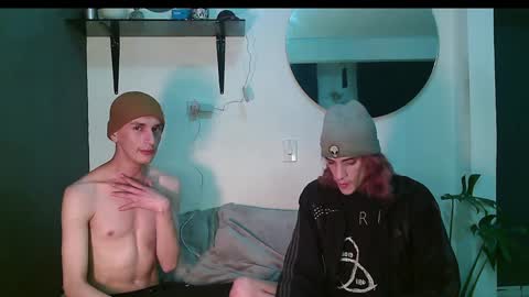 Snapshot of dan_yagami chatting on January 22, 4:02 am Dan and Noah online show from January 22, 4:02 am