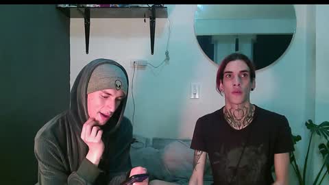 Snapshot of dan_yagami chatting on February 5, 3:45 am Dan and Noah online show from February 5, 3:45 am