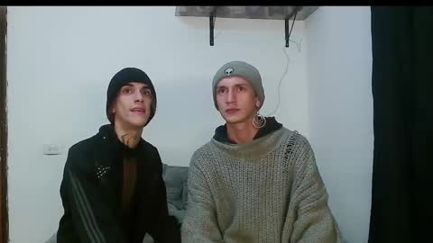 Snapshot of dan_yagami chatting on February 23, 2:40 am Dan and Noah online show from February 23, 2:40 am