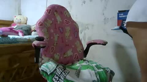 Snapshot of danae01 chatting on April 19, 7:16 pm danae01 online show from April 19, 7:16 pm