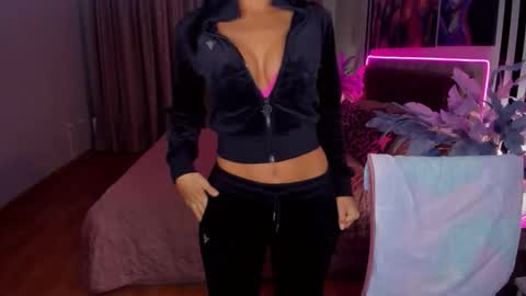 DanaMiers online show from November 8, 5:18 am