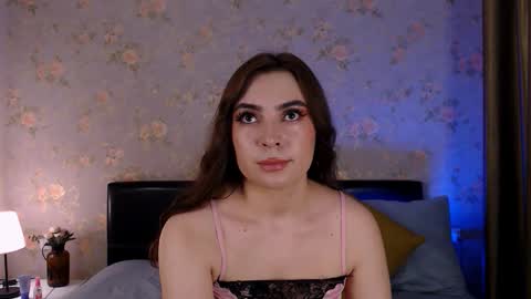 D A N A online show from March 1, 1:07 am