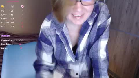 danbie_leen online show from December 4, 12:03 pm