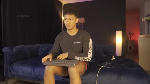 Dante  Pablo Danblo Independent models online show from November 23, 3:39 am