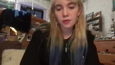 Snapshot of danceissexisbeauty2 chatting on October 13, 10:32 pm Your submissive patient online show from October 13, 10:32 pm