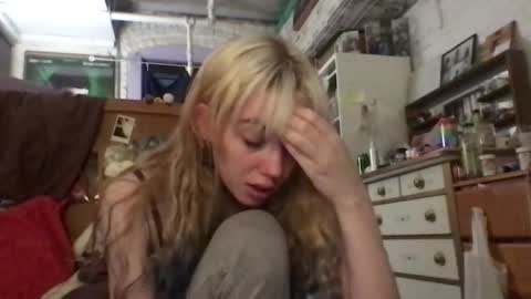 Snapshot of danceissexisbeauty2 chatting on October 19, 10:32 pm Your submissive patient online show from October 19, 10:32 pm