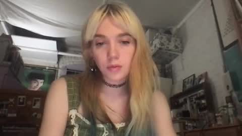 Snapshot of danceissexisbeauty2 chatting on November 17, 2:17 am Your submissive patient online show from November 17, 2:17 am