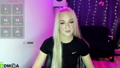 Snapshot of dances_queen chatting on May 6, 7:02 am dances_queen online show from May 6, 7:02 am